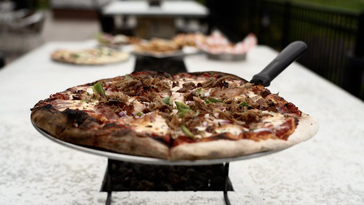 hurrdatsportbar's tweet image. Happy Opening Day! We are continuing our 7 Days of Home Run Bites with our Three Angry Pigs pizza. Loaded with BBQ sauce, ham, bacon, pulled pork, Italian sausage, red onion, green pepper and hot cherry peppers.

#HDSB #OMA #omahanebraska #omahafoodie