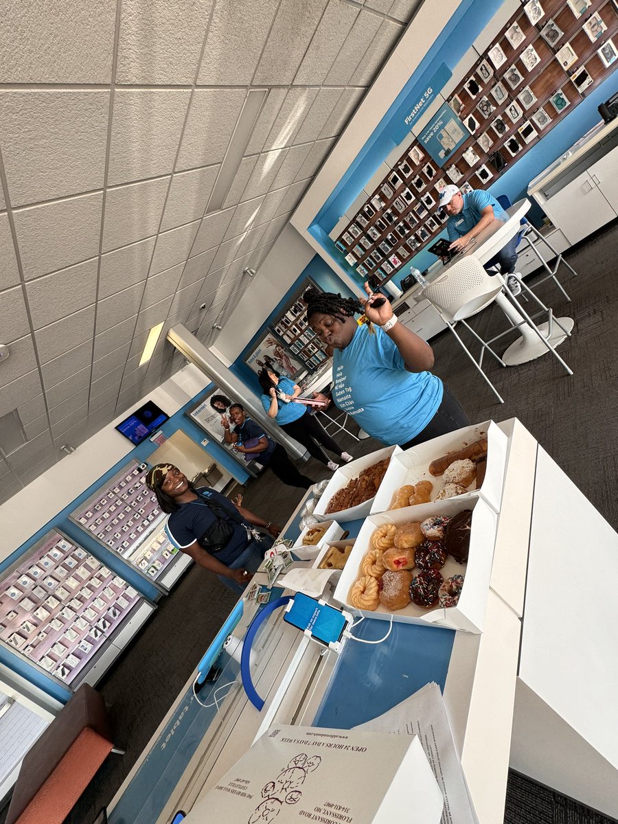 Introducing….. FLOOOO RIDAAS! 
…
Great Sync &amp; Strategy meeting to get pumped for the next half of the month!! #KAMO #FLOOOO