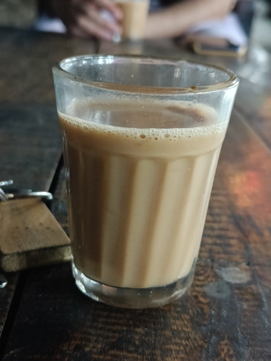 chaisutta21's tweet photo. Liquid ki yaad aayi 
Chaubey ji aapki chai aur gutter ka paani 

IYKYK. 
#Pyarkapunchnama https://t.co/UldiDqt0tf