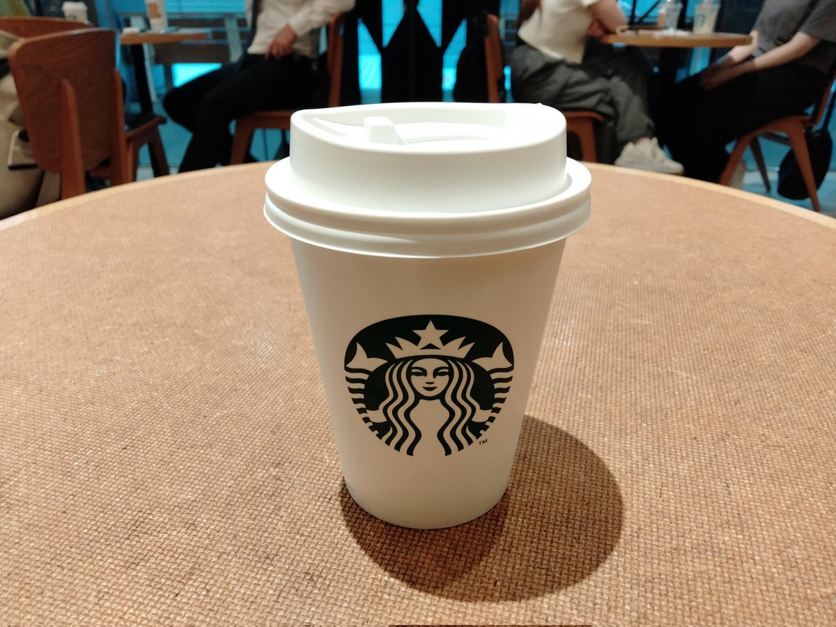 ShizenMegum1's tweet photo. こんばんは。
1週間お疲れ様でした😊

本日の珈琲です。
STARBACKS COFFEEさんのアイスコーヒー。
お隣さんとほっこりするやり取りがあり、ちょっと良い気分になりました。

#お出掛けコーヒー
#コーヒー好きな人と繫がりたい
#コーヒーのある暮らし https://t.co/UNqOcXcIB7