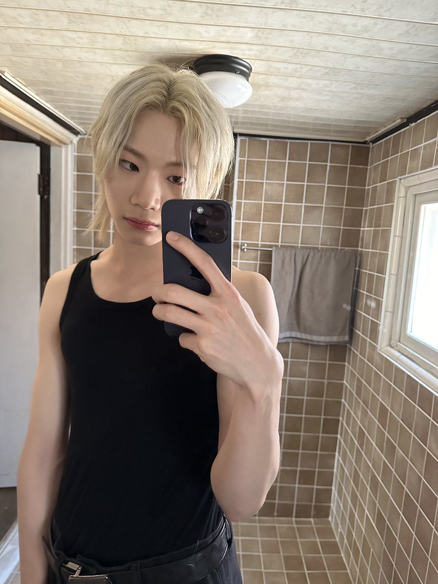 [📷][#CHRIS_RAID]

¿cómo estás?

#블리처스 #BLITZERS #크리스 #CHRIS