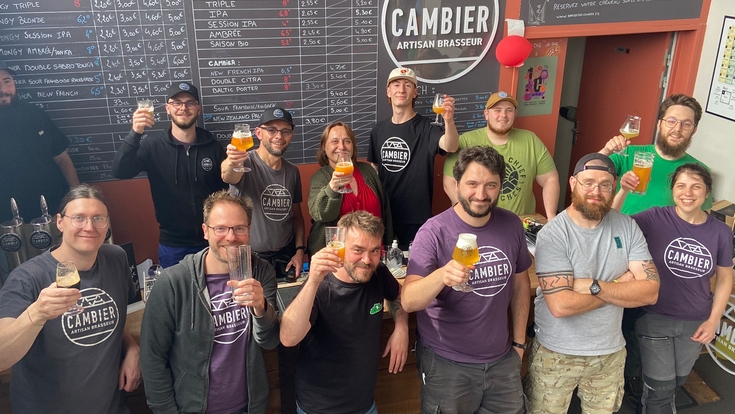 Avec fierté et nostalgie, la Brasserie Cambier fête ses 10 ans

Dix ans après avoir créé sa brasserie, Jean-Christophe Cambier estime avoir atteint sa vitesse de croisière. Il se confie à Bière Actu sur le chemin parcouru, avec fierté et un peu de...

biere-actu.fr/avec-fierte-et…