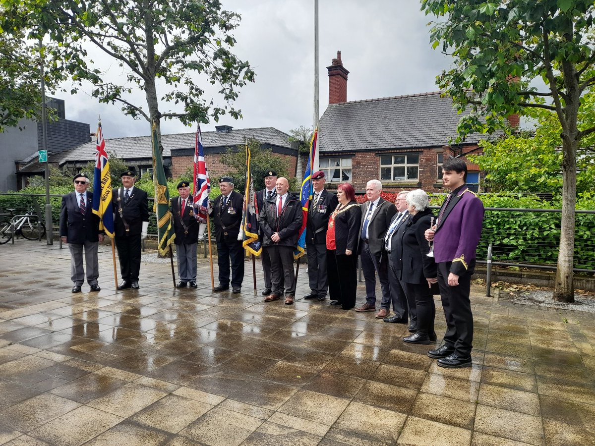 Attended the 2 minute silence on Believe Square <a href="/WiganCouncil/">Wigan Council</a> Remembering the Falklands War and all those who gave their lives ❤️ R.I.P ❤️ <a href="/clivemorgan1959/">Clive Morgan</a> It was the 42nd Anniversary of the surrender of the Argentinia forces! ❤️ <a href="/paultskenny/">Cllr Paul Kenny</a> <a href="/HON24885/">Cllr Helen O'Neill</a>