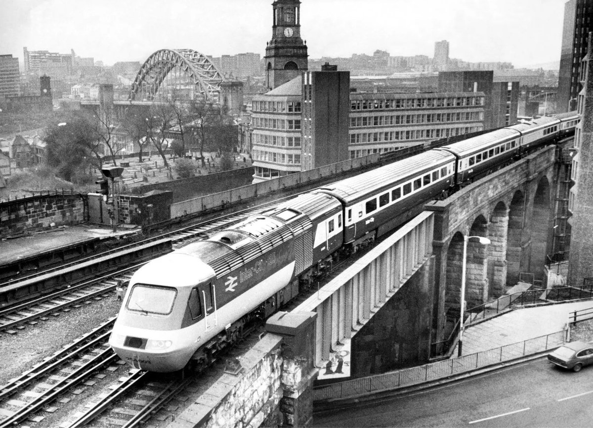 The Inter-City 125 from Kings Cross to Edinburgh leaves Newcastle, 1978.

Picture courtesy of Newcastle Chronicle.