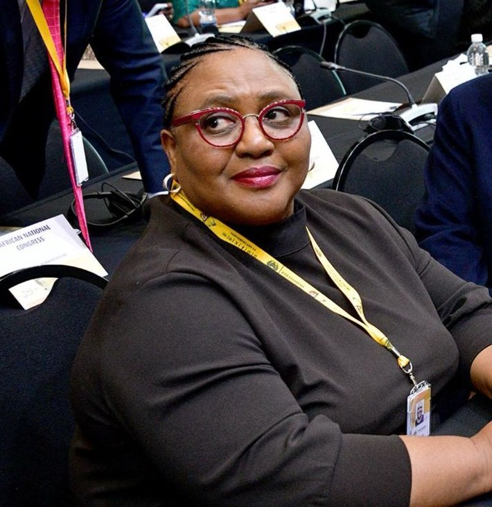 BREAKING: The  National Assembly has a new Speaker - ANC NEC member Thoko Didiza. She takes over from Pemmy Majodina. 
Thoko Didiza - 284 votes 
Veronica Mente - 49 votes
Spoilt votes 9
#NationalAssembly