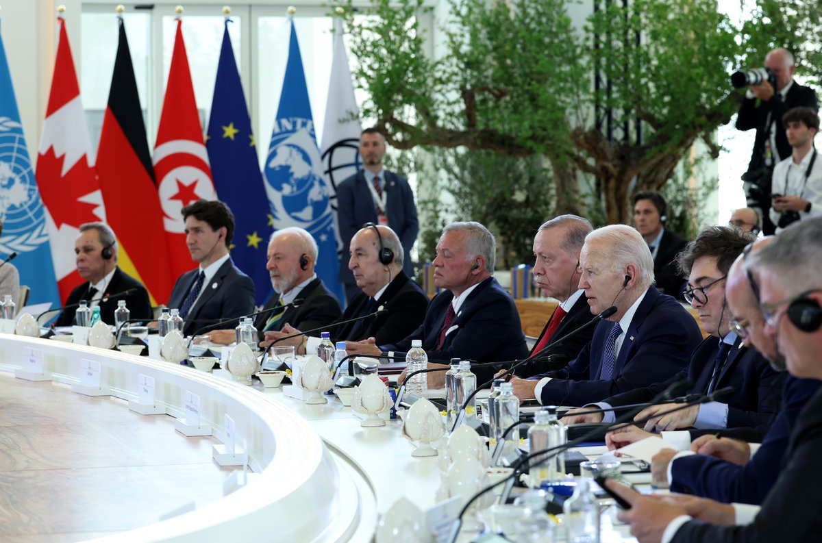 RTErdogan's tweet photo. Bugün İtalya’da gerçekleştirilen G7 Liderler Zirvesi’nin insanlık için hayırlara vesile olmasını diliyorum. 

Küresel sorunların ve bölgesel çatışmaların çözümünde G7 ülkelerinden daha adil, kapsayıcı ve gerçekçi bir yaklaşım beklediğimizi vurgulamak istiyorum. https://t.co/oO9qvtj2iW