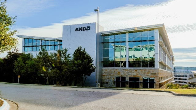 BarbaraVenneman's tweet photo. As the company’s marketing organization has adapted its brand storytelling to highlight AMD’s #AI capabilities, #CMO John Taylor and his team have also prioritized piloting—and learning from—the #technology they are promoting. https://t.co/9gSe09Jy1e https://t.co/IuuQbnIKqu