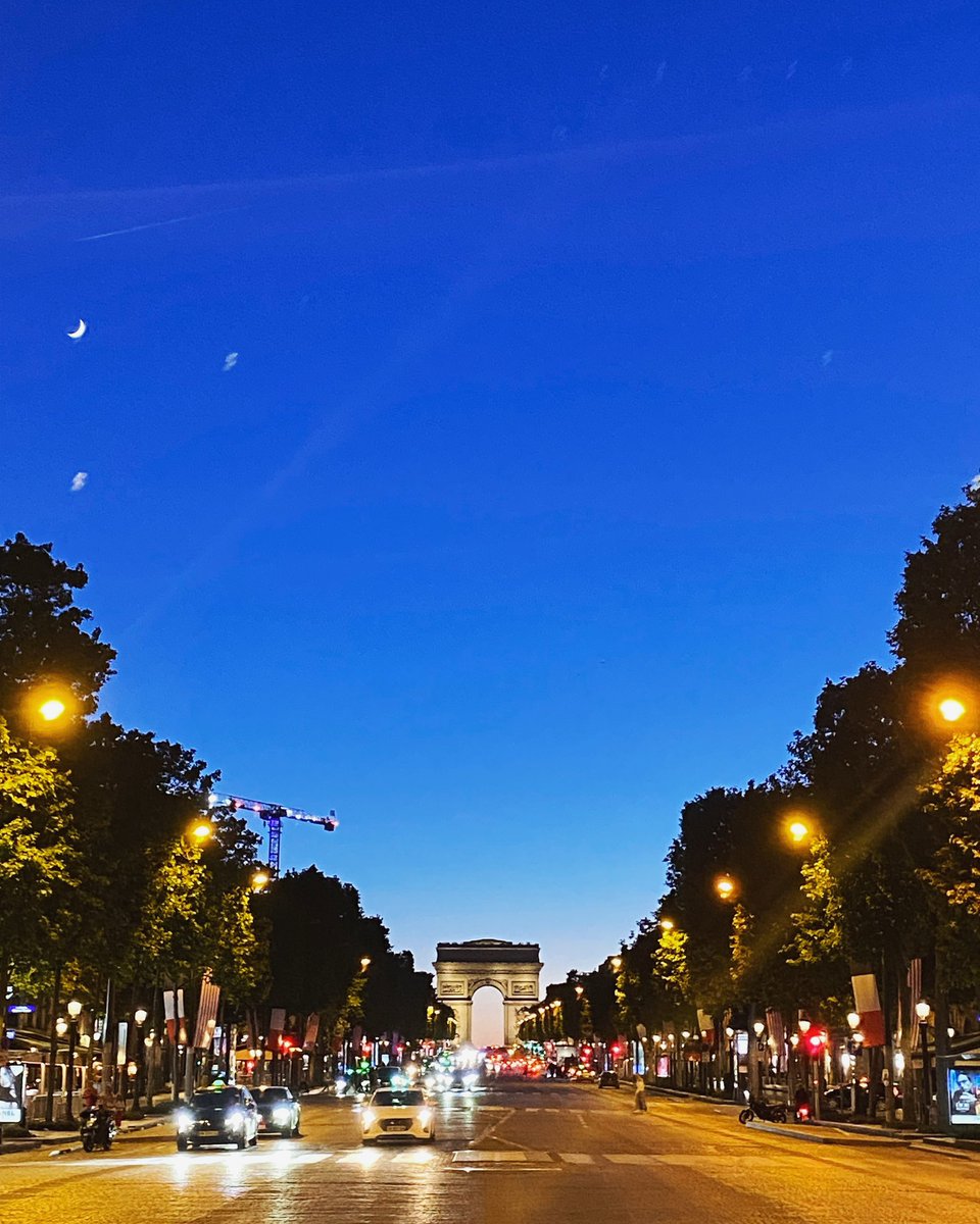 À l’avenue des Champs-Élysées, avant les JO 2024, le 9 juin 2024 #paris #france #jo
