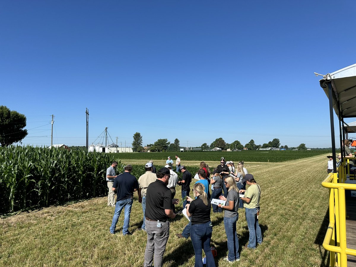 Beautiful day for some plot training with interns!  <a href="/NutrienAgRetail/">Nutrien Ag Solutions</a> <a href="/DynaGroSeed/">Dyna-Gro Seed</a>