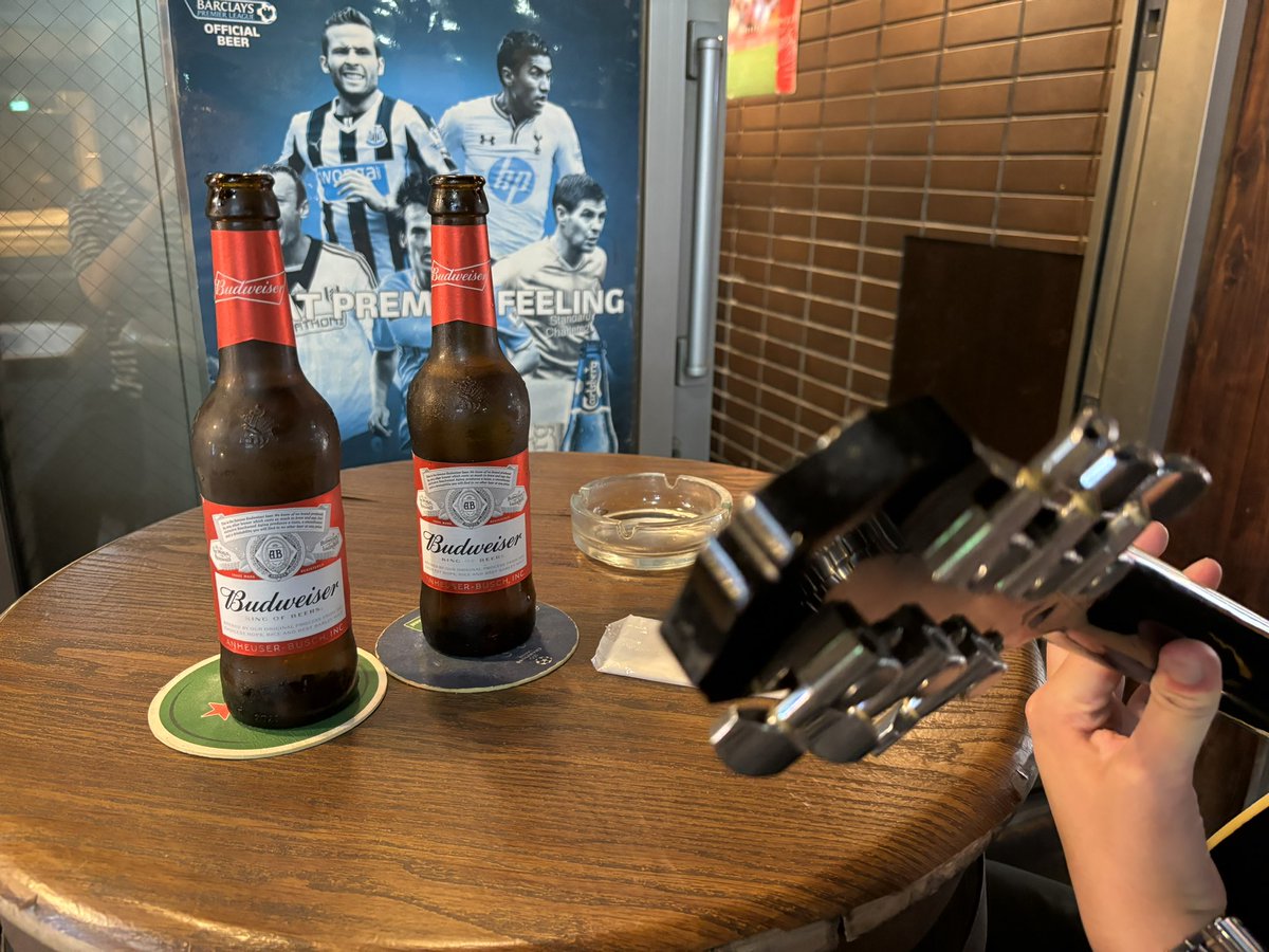 Tokyoman11's tweet photo. 会社でのプライドマンスパーティーの後に部下に誘われてサシ飲み🍻終電まで語って、話を聞いてあげたことを思うと、あっ俺ってそういう立場になったのかって実感する。若者が俺のポジション狙う気持ちで来るとか頼もしいじゃん。嬉しいな。 https://t.co/RmkofsUE2H