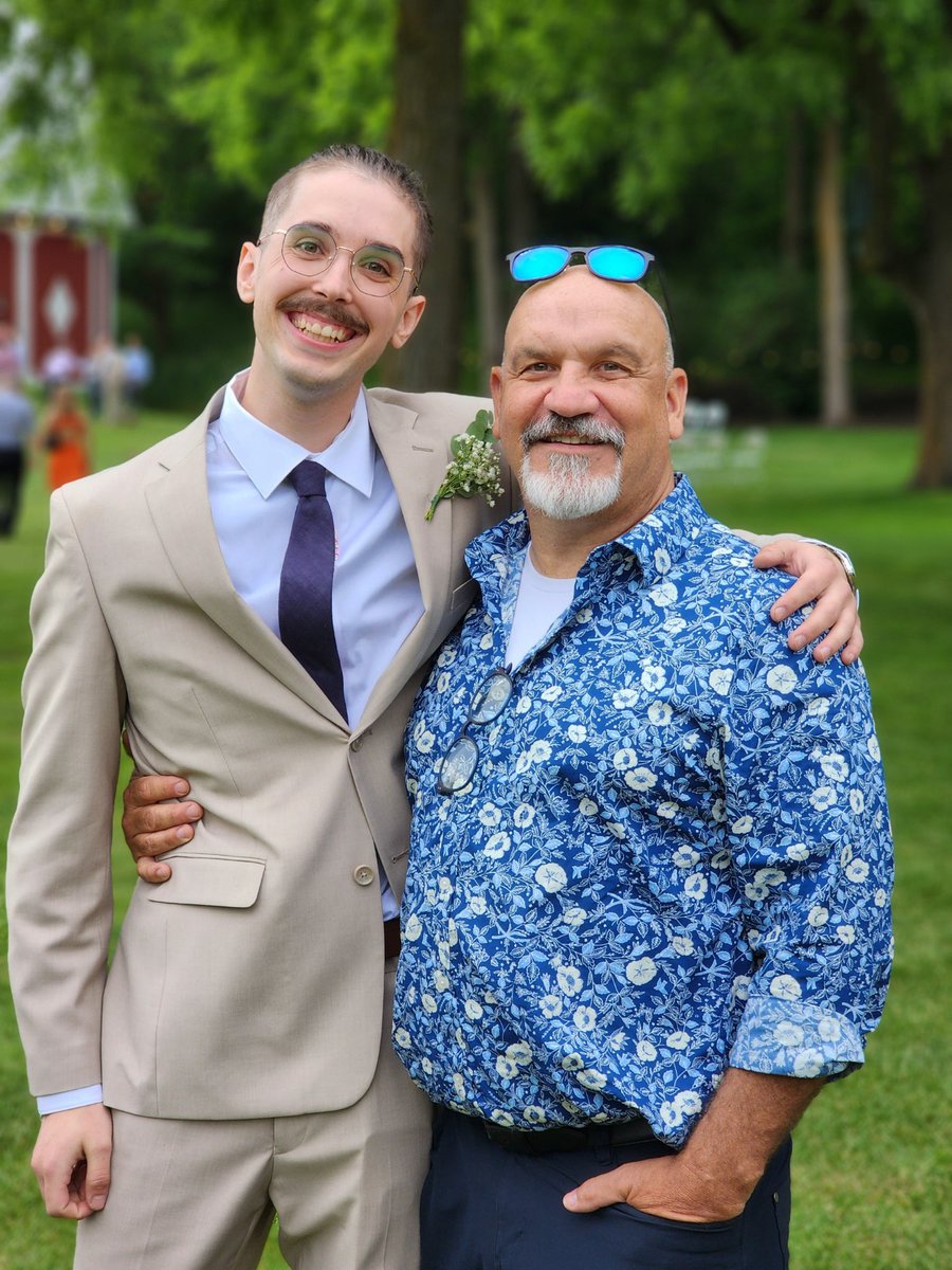 bbreadatwork's tweet image. Congrats to my brother for getting married and thanks for giving me a reason to dress up ❤️ @gad_robot