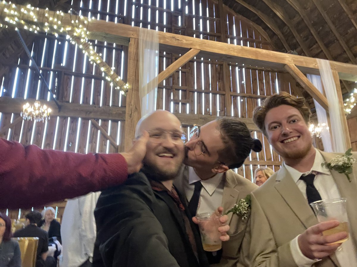 bbreadatwork's tweet image. Congrats to my brother for getting married and thanks for giving me a reason to dress up ❤️ @gad_robot