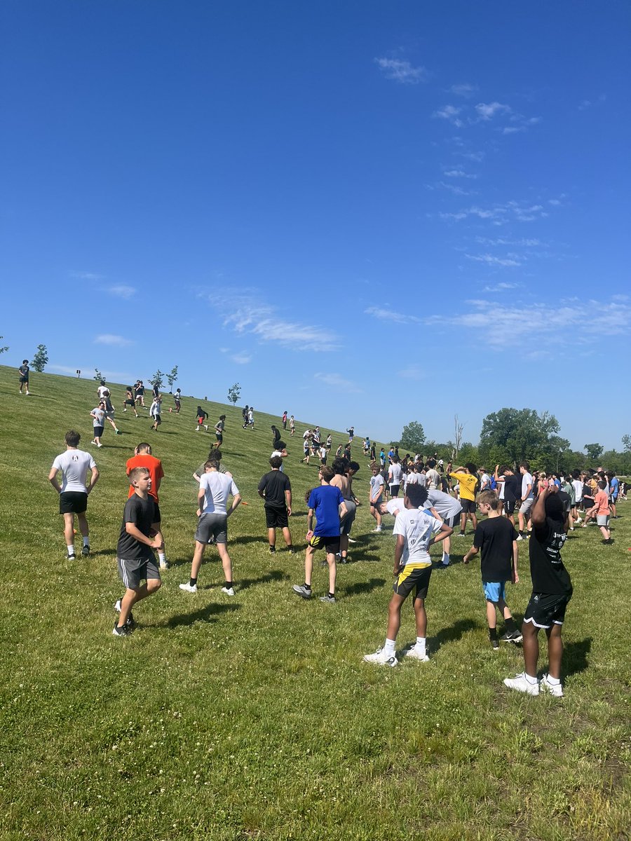 AvonBoysSoccer's tweet image. Over 180 Orioles got a little faster today! Thank you @bringthehammer and @raycp315. #defendthevalley #wework #livewhereyourfeetare