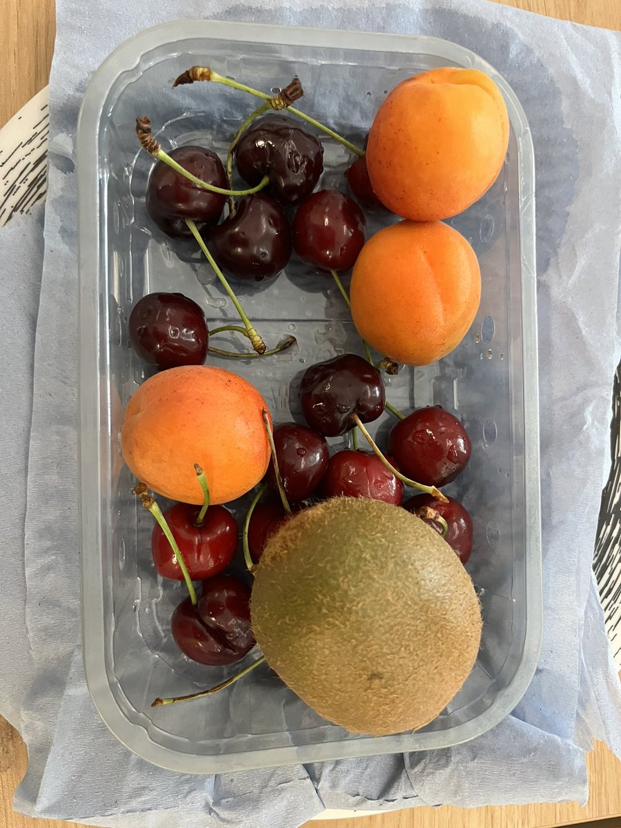 DeferrersAC's tweet photo. Fruity Friday and developing out fine motor skills today! https://t.co/1P8Qaxz8Go
