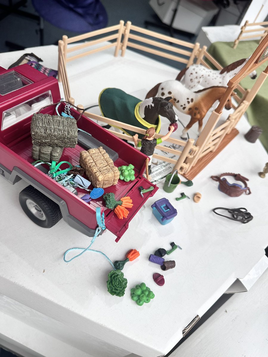 L_C_Millinery's tweet image. The kids are loving our Royal Ascot themed window at the moment Car park picnic, race course 🐎&amp;amp; behind the scenes
With a little bit of artistic license 😊
#royalascot #royalascot2024 #shopwindow #hatshop #hathireshop #racedayhat #hat #hats #wallingforduk  #louiseclairemillinery