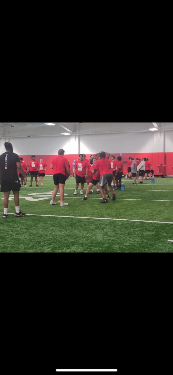 Great to be out at <a href="/UHCougarFB/">Houston Football</a> for <a href="/CoachWEFritz/">Coach Willie Fritz</a> OL camp. Great to meet you <a href="/Emannaghavi/">Eman Naghavi</a> blessed to receive amazing coaching. Won 4 of 5 on 1 on 1 pass rush.<a href="/CoachHardeman/">Cedric Hardeman</a> <a href="/JPBC4LIFE/">Coach JP DeLaRosa</a> <a href="/CoachCondiff/">Tyler Condiff</a> <a href="/txcoachbarber/">Alonzo Barber</a> #SicEmTigers #BuiltDifferent #GoCoogs