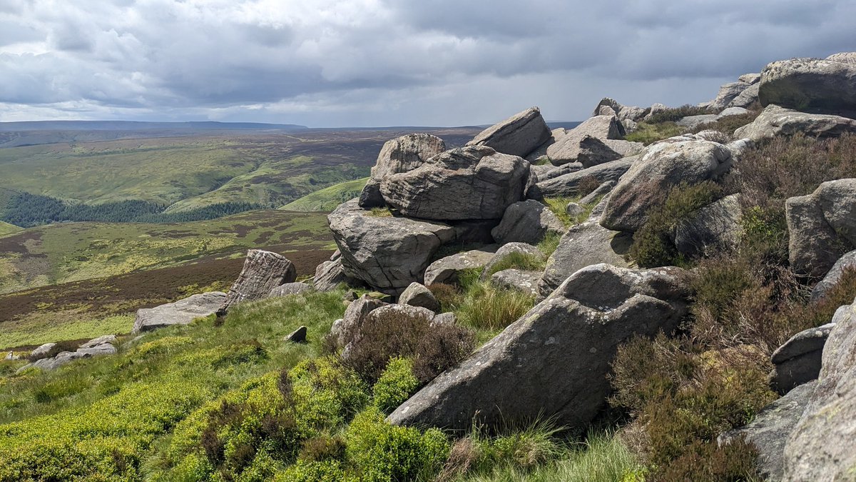 fellrunningguid's tweet image. Today's gritstone scenery from the Dark Peak #PeakDistrict #trigpoint