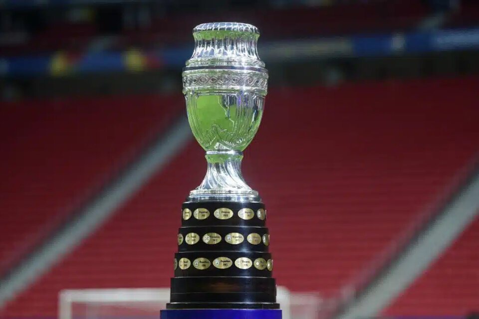 TendenciasDepor's tweet photo. "14 de Julio": 

Porque ese mismo día se juegan la final de Wimbledon, la Eurocopa y la Copa América. https://t.co/ThRWtikina