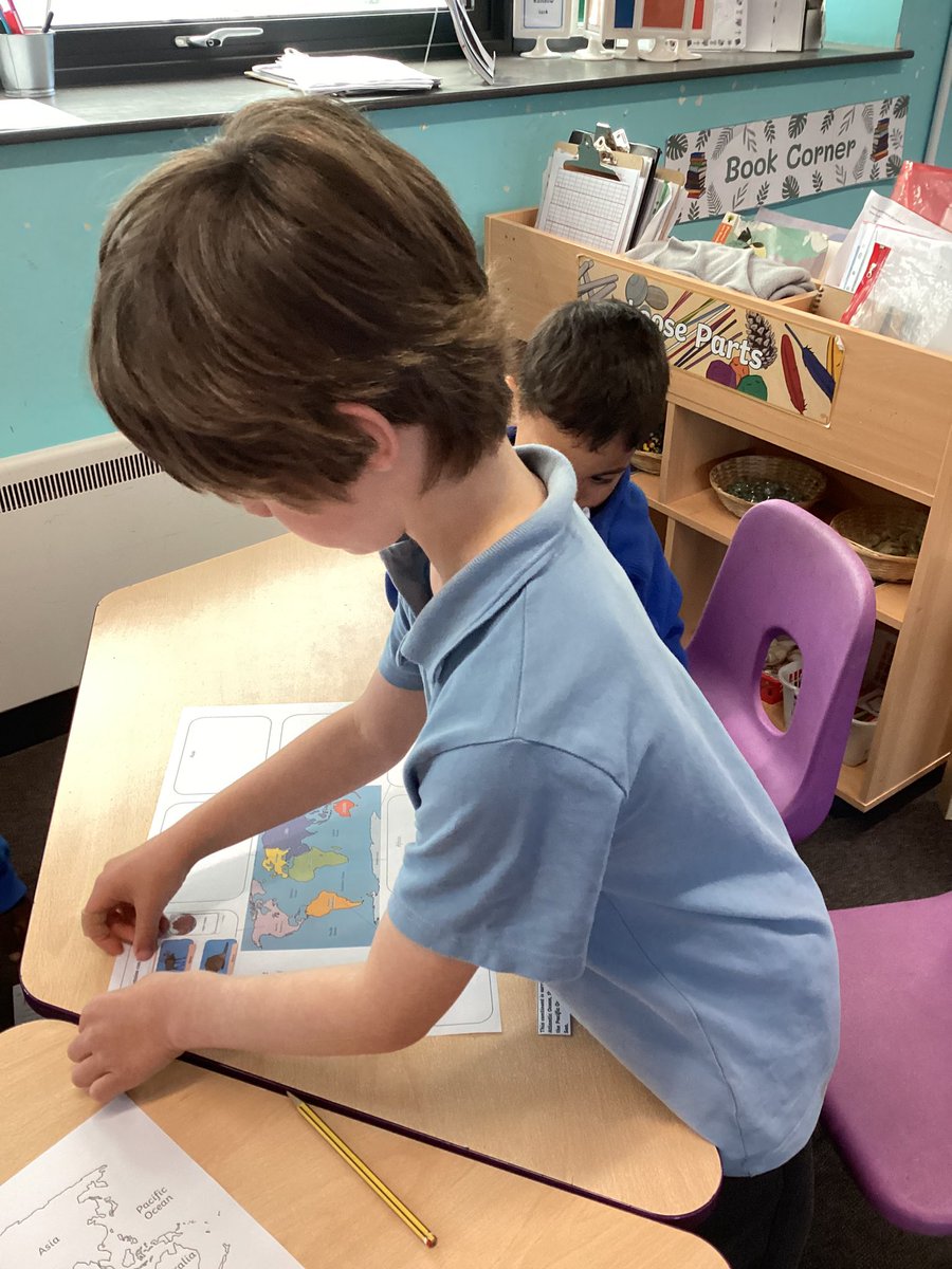 glenfromep's tweet photo. #Ashclass have been on a journey to the 7 continents today. We found a plant, animal and a fact for each one! @glenfromep https://t.co/JrppYuvrYZ