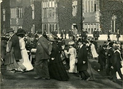 Kitty Ross (@curatorkitty) on Twitter photo Casual job alert! If you would love to spend 30 days working with me to get more historic photos of #Leeds onto leodis.net you have until Tuesday 18 June to apply jobs.leeds.gov.uk/jobs/project-p… Casual job alert! If you would love to spend 30 days working with me to get more historic photos of #Leeds onto leodis.net you have until Tuesday 18 June to apply jobs.leeds.gov.uk/jobs/project-p…