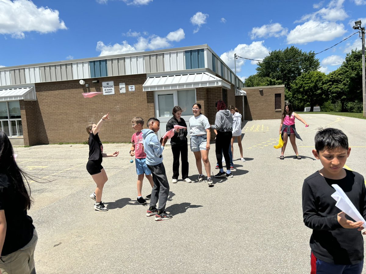 MrsM_Rocco's tweet photo. Wrapping up our last science unit for this year with the Flight Creation Challenge ✈️ Students designed their own airplane using the 4 Principals of Flight: lift, drag, weight, &amp; thrust 💨 📏 @MonsignorHaller @WaterlooCDSB https://t.co/FIqXUK4Hvd