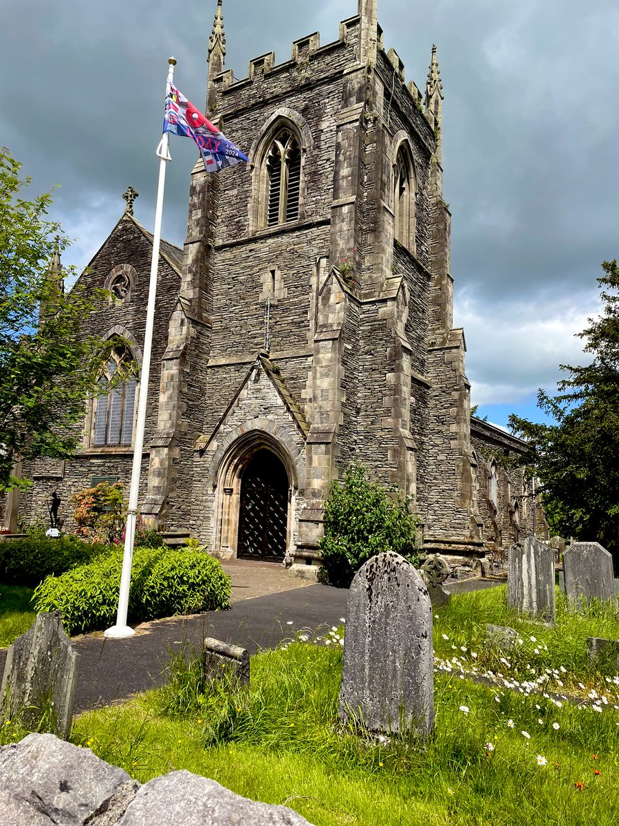 philmitchell32's tweet photo. @EngChurchPics St Oswald’s Burneside. The present Church was built in 1881, but has been a Church site since 1602. The present building was designed by Mr C.J. Ferguson of Carlisle and built by five rag stone wallers. https://t.co/RDCwIXSwDs