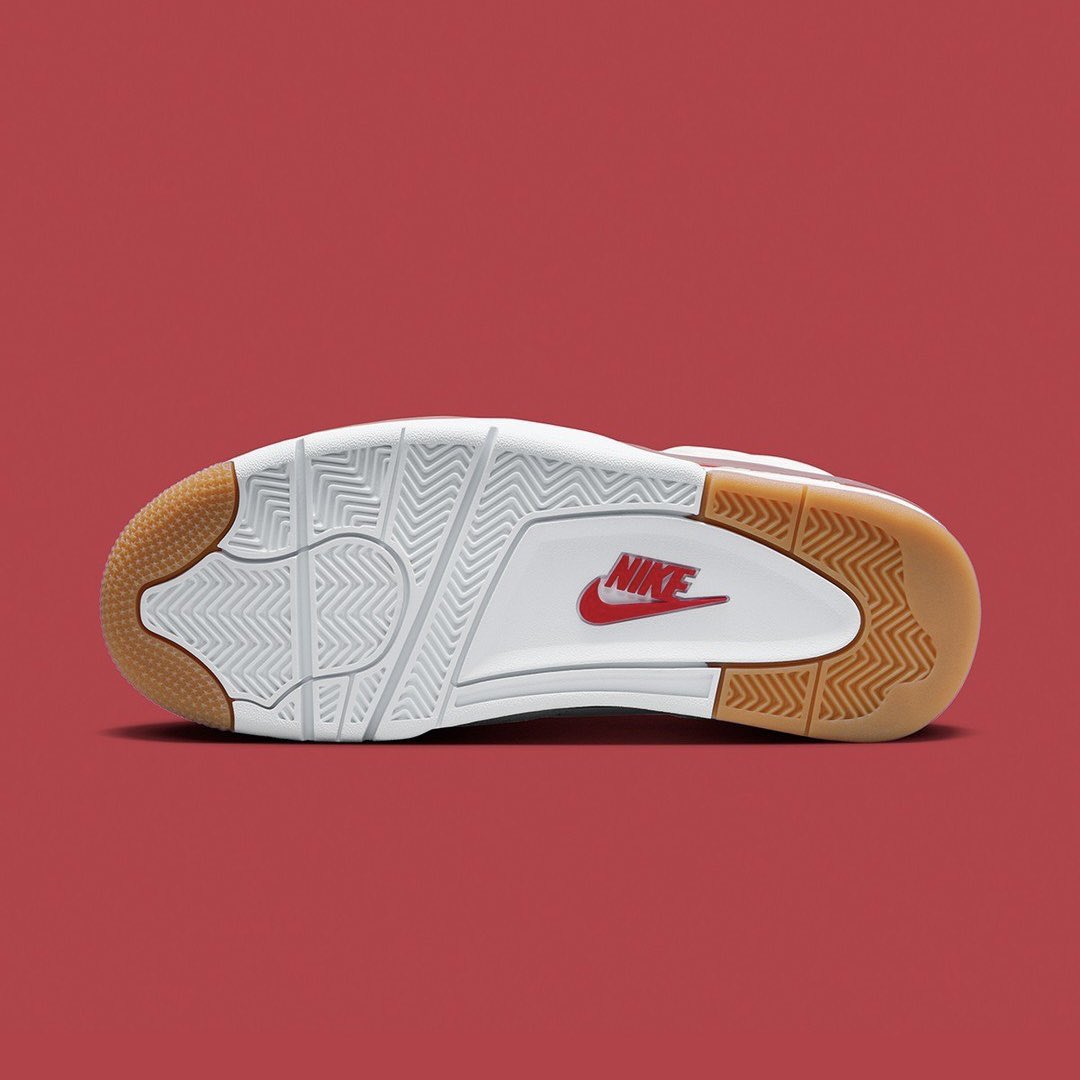 Какие же красивые выйдут Nike SB x Air Jordan 4 “Varisity Red” в следующем году 

Прошлые зеленые очень хвалили за качество материалов и удобство