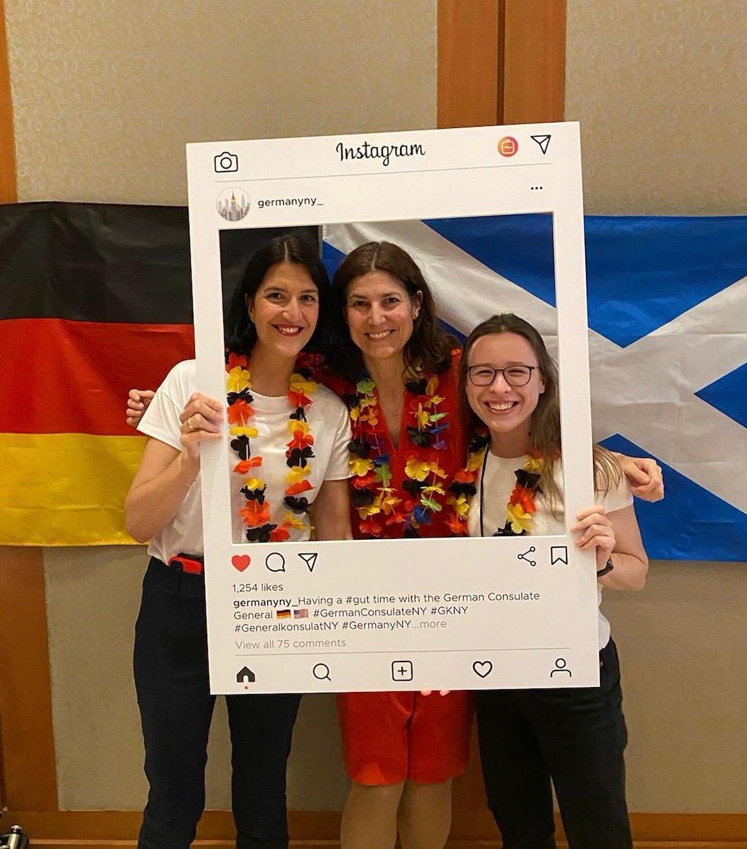 UniCologneNY's tweet image. ⚽️ Kick-off of the #euro2024 soccer tournament watch party at @GermanyNY  &amp;amp; @GermanyUN in #NYC! Happy to be here on behalf of @UniCologne! 🥳🇩🇪🏴󠁧󠁢󠁳󠁣󠁴󠁿