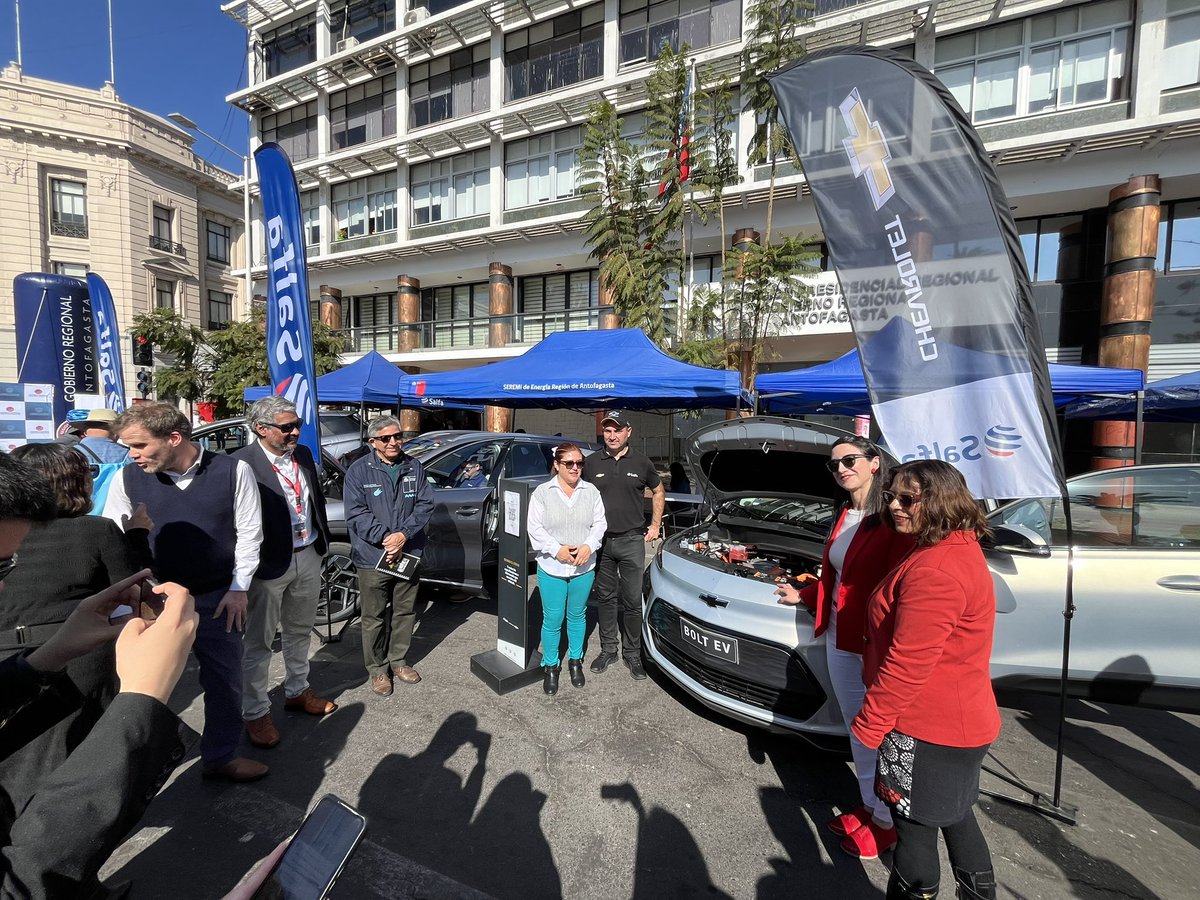 Durante la jornada acompañamos a la seremi de <a href="/EnergiaAntof/">Energia Antof</a> en la Feria de Vehículos eléctricos🔋Esto, en el marco del programa Mi Taxi Eléctrico 🚕 impulsado por la Seremi de Energía y el Gobierno Regional. Esperamos avanzar en electromovilidad en el transporte menor.