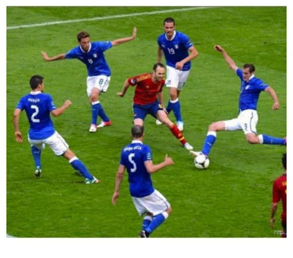 AldoDanielCata2's tweet photo. Mas recuerdo la euro 2012 con estos dos momentos 
@TUDNMEX 
#EuroEnTUDN https://t.co/f8RKtmH35J