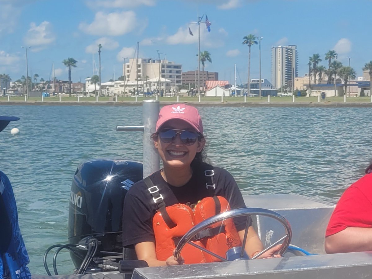 We are excited to introduce our summer intern, Bree!

Bree graduated from TAMU-CC in May with her B.S. in Environmental Science and a minor in Biology. She is excited for the opportunity to assist in oyster reef carbon sequestration research at HRI!

Welcome, Bree! 🦪👩‍🔬