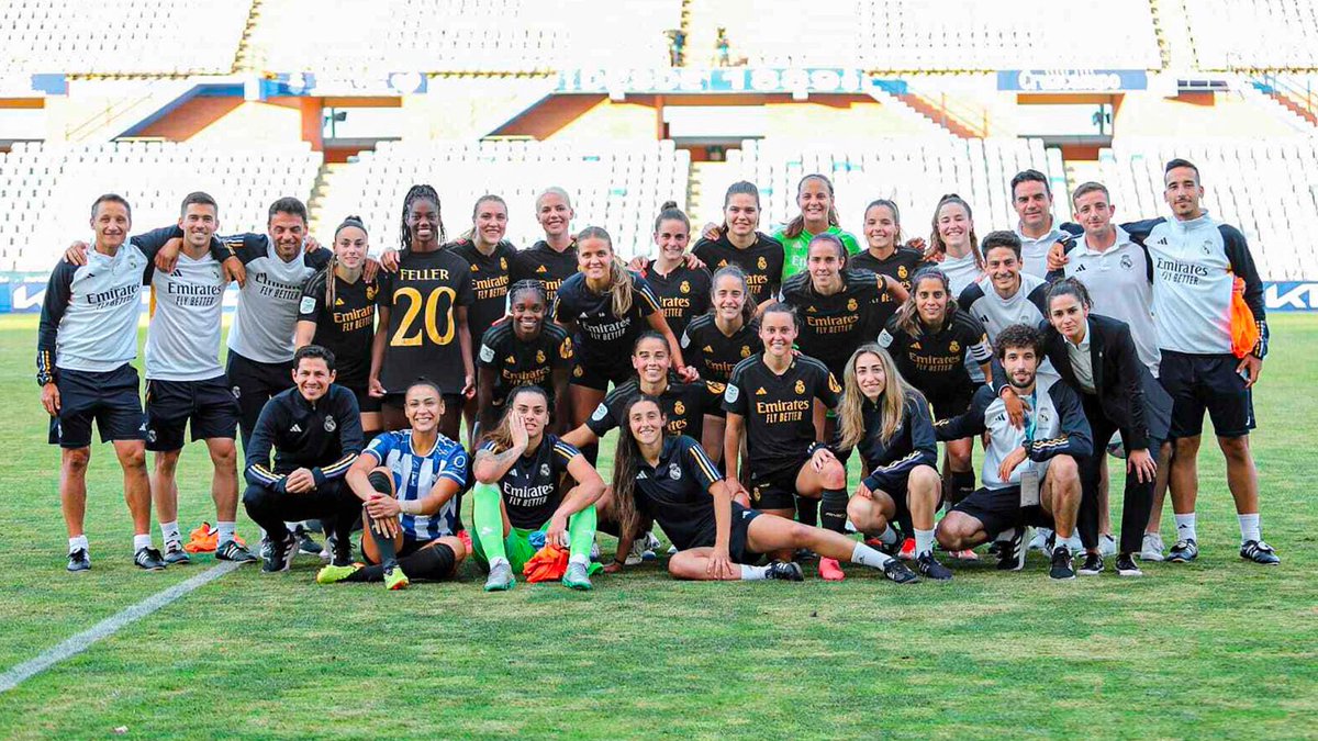 realmadridfem's tweet photo. 🤜¡EQUIPO!🤛 https://t.co/SULkihLkgP