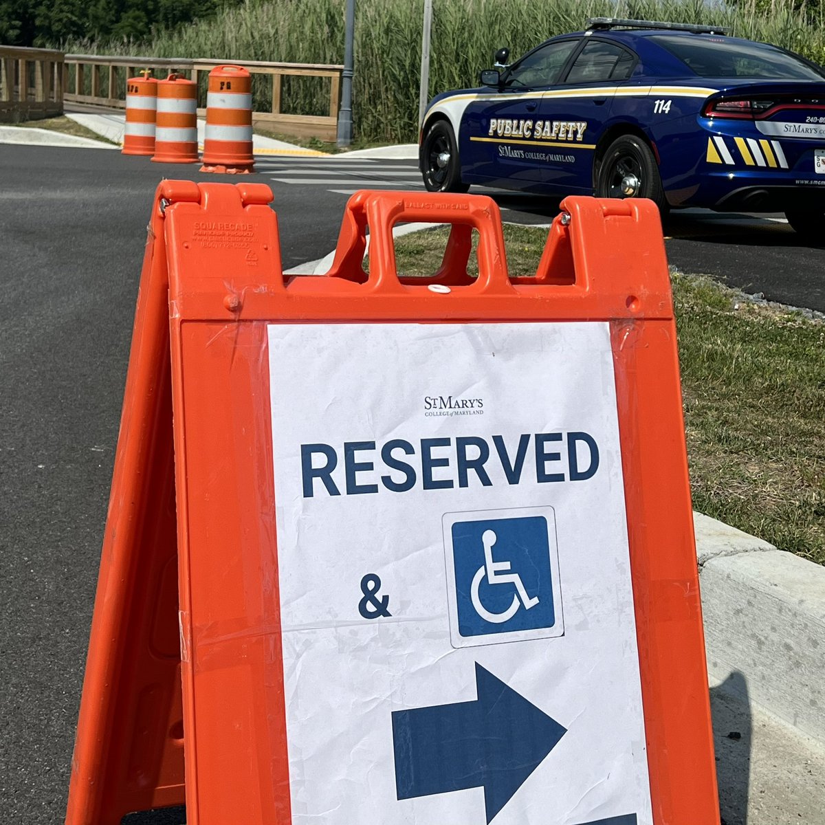 SMCPublicSafety's tweet photo. Public Safety Officers are out directing traffic and directional signage is posted to assist guests with parking for tonight’s Mulberry Concert. https://t.co/emi8lNuTO5