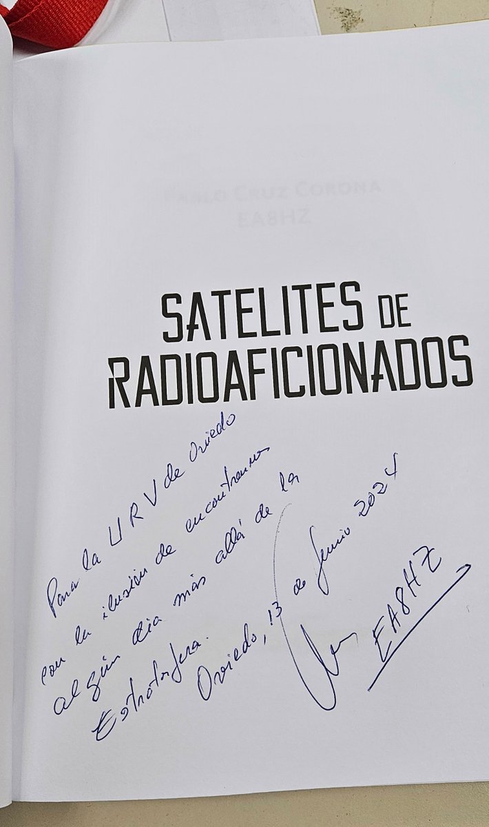 Hoy nos visitó en la sección Pablo Cruz <a href="/EA8HZ1/">#EA8HZ</a>, autor del libro Satélites de Radioaficionados, del cuál nos ha regalado una copia dedicada.

¡Muchas gracias por tu visita Pablo!