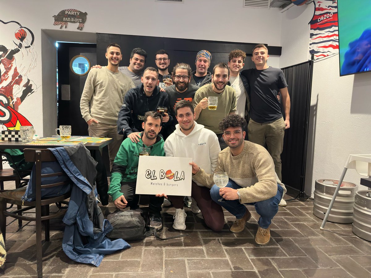 drinkmonis's tweet photo. Dimecres vem possar punt i final a la nostra primera temporada com "equip de bàsquet".

Ens veiem a la 24/25!

#SomDrinkmonis🖤🤍 https://t.co/qrM4xHwVNS