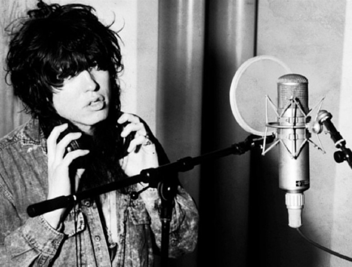 TomKeiferMusic's tweet photo. #flashbackfriday Recording vocals #longcoldwintersessions Wonder what song I’m singin’ 🤔 
📸 @markweissguy https://t.co/AgXst6gQ9S