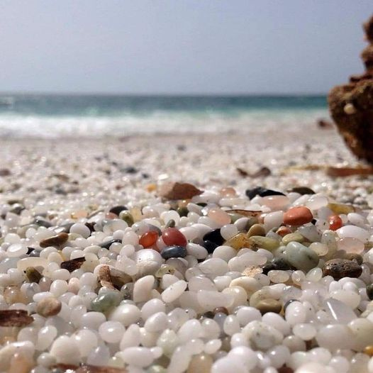 pierpi13's tweet photo. Siamo in Sardegna, per la precisione sulla spiaggia di Is Arutas con sabbia che sembra riso ma sono chicchi di quarzo colorato. https://t.co/1gmn0qTsfr