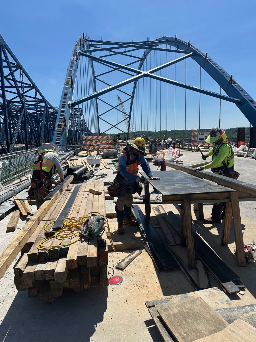 MidAmCarpenters's tweet image. Work continues on the McClugage Bridge in Peoria. Local 237 carpenters are decking the bridge and showcasing their skilled training. The new bridge, which will increase safety and reduce travel times, is expected to be completed this year.
#Local237 #MidAmCarpenters