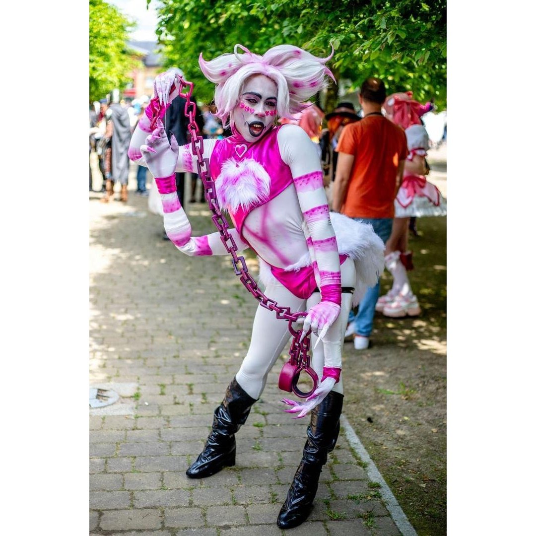 No bonds stronger than those formed through bondage 💖⭐🤫
.
Hope you like my take on #angeldust
From #hazbinhotel !🤭💖🕸️
.
 #hazbinhotelcosplay #angeldustcosplay #wig #cosplayarms  #handsewn #diy #lgbtq #gay #queer #cosplay #cosplayboy #cute #pink #gaymer #comicon #mcm  #london
