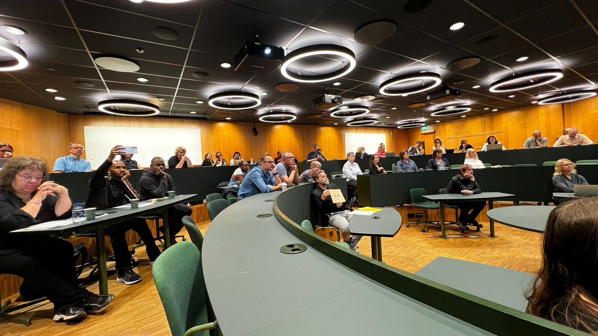 Today was highly productive as countries (Sweden, Finland, Germany, Norway and Turkiye) shared their perspectives on sign language interpreter programs. And About my presentation “The status of TID: What has happened so far?”@mesch_joo <a href="/sagirlarkon/">TÜRKİYE SAĞIRLAR KONFEDERASYONU</a> <a href="/idtd2010/">İDTD</a> <a href="/EduSignEdu/">Edusign & Signedu</a>