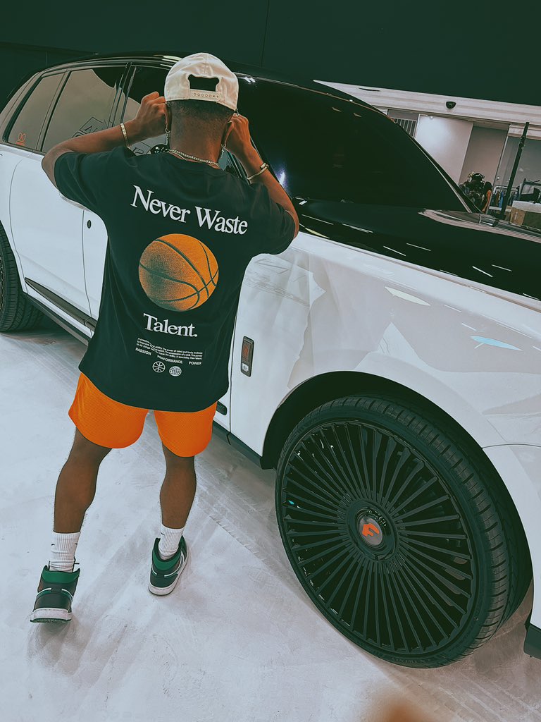 NEVER WASTE TALENT 🔥

•
•
•
•
#byanymeansnecessary💯 #neverwastetalent #fullpotential #forgiotorims #rollsroycecullinan #mercedesbenz #lasvegasbaby #fashionshowblogger #modellife #peerlesspressure❤️‍🔥 #highstreetfashion #realdripfits #fashionnerd #everydayhustle #futurehendrix