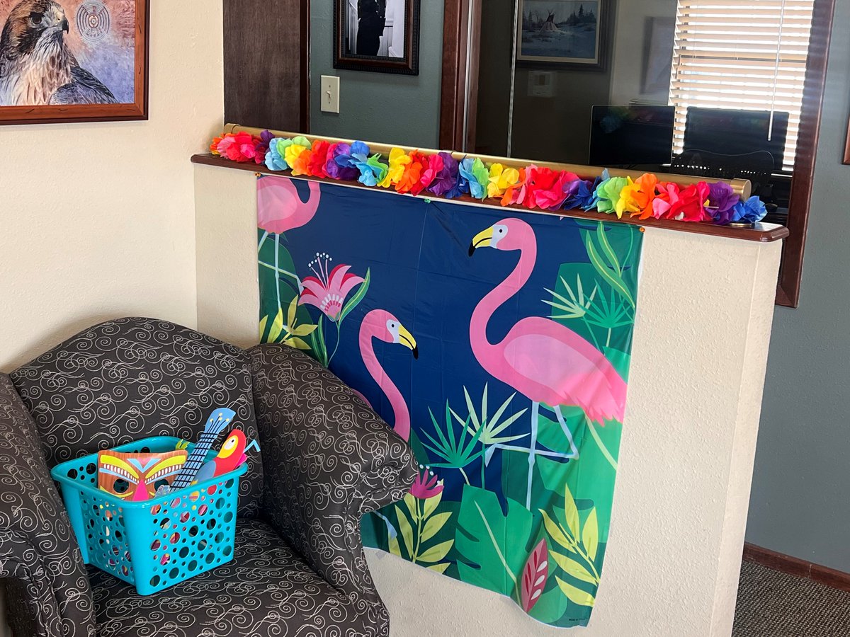 RalphFarm's tweet photo. WANT TO STAY OUT OF THIS HEAT? STOP BY OUR OFFICE FOR A FROZEN PINEAPPLE WHIP. BRING A FRIEND AND WEAR YOUR HAWAIIAN OUTFIT. 🍍🍦 https://t.co/pfOOA47Ead