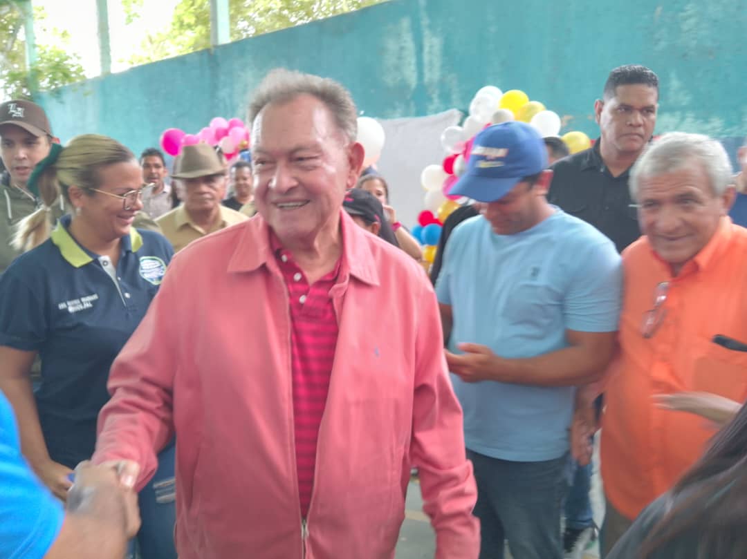 johanyanez85's tweet photo. Acompañamos al Gobernador @MorelRodriguezA en una nueva gira del #Progreso en el sector Guacuco #Arismendi y en Genovés #Mariño donde se recuperará la escuela Rómulo Gallegos, desde el #Clebne seguimos trabajando por todos los Neoespartanos!!
Arriba Nueva Esparta.. https://t.co/n8bqGnGmYa