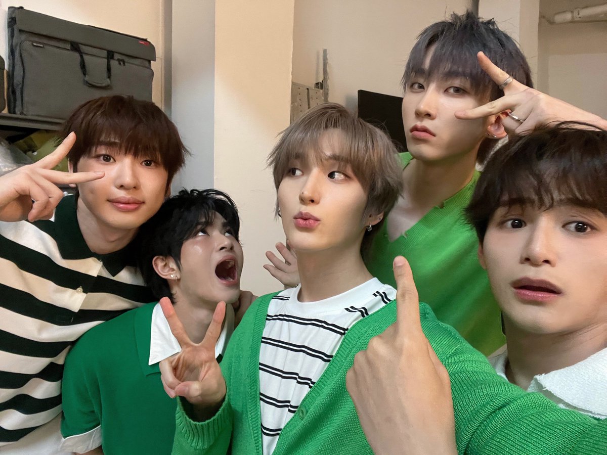 XODIAC_MEMBERS's tweet image. [#범수] 

우리 핸섬한 리오! 랩도 잘 하고~! 춤도 잘 추고 심지어 목소리도 좋은!! 막내 생일 축하해~!!🎂🥳🎉 
항상 건강하고 행복했으면 좋겠다!! 맛있는 거 많이 먹고 앞으로도 같이 좋은 추억 만들쟈구~! 
리오가 말을 해줬던 것처럼 우리 다 행복하면 좋겠다 :) 사랑해💜

#XODIAC #소디엑