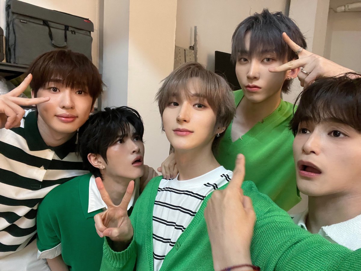 XODIAC_MEMBERS's tweet image. [#범수] 

우리 핸섬한 리오! 랩도 잘 하고~! 춤도 잘 추고 심지어 목소리도 좋은!! 막내 생일 축하해~!!🎂🥳🎉 
항상 건강하고 행복했으면 좋겠다!! 맛있는 거 많이 먹고 앞으로도 같이 좋은 추억 만들쟈구~! 
리오가 말을 해줬던 것처럼 우리 다 행복하면 좋겠다 :) 사랑해💜

#XODIAC #소디엑