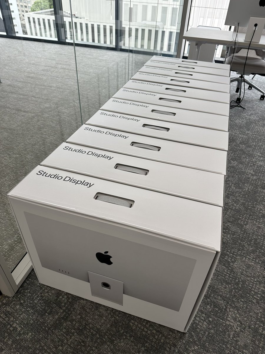 HirokiTak's tweet image. Replace. #apple #studiodisplay