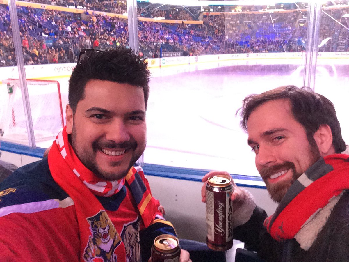 UpOneOctave's tweet image. Had season tickets for @FlaPanthers in 2015-2016, yet was still traveling all over for work. When I was home, loved sitting on the glass. When on the road (pic below is from a game in Buffalo)…loved sitting on the glass. 😈 #TimeToHunt #GoCatsGo #OneMoreWin