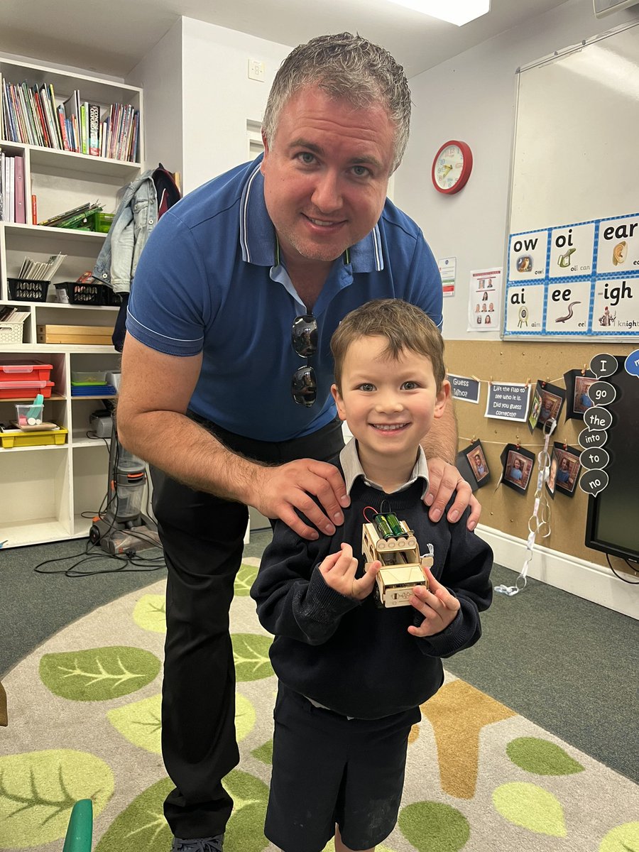 BelMiles73's tweet photo. Reception classes had fun making motorised Land Rovers with their Dads and Grandads. There was some healthy competition to see who could finish first! @winterfoldhs #winterfoldreception #thewinterfoldway #fathersday https://t.co/2N9KyuwaBZ