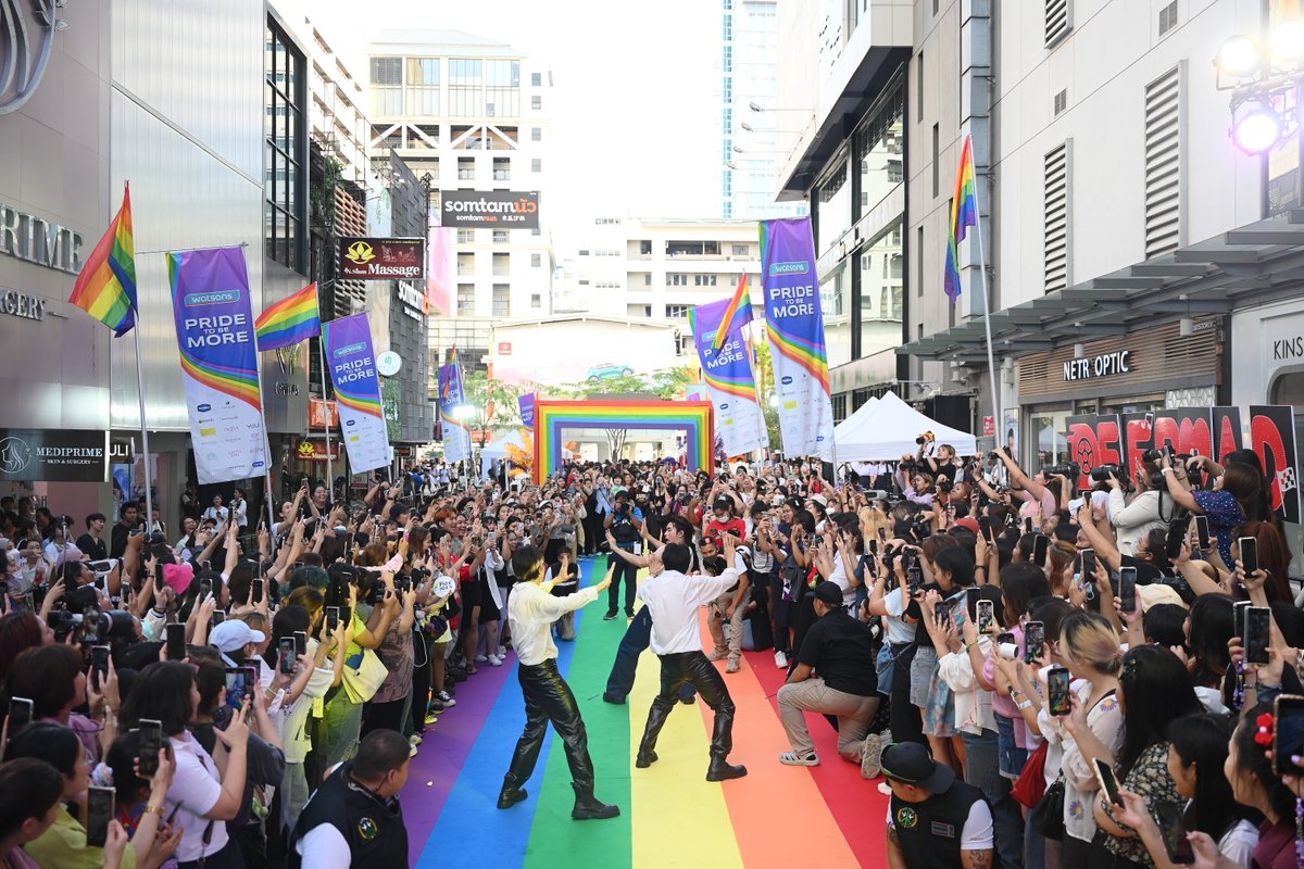 WatsonsThailand's tweet photo. เก็บตก #PrideToBeMORE 🏳️🌈
วัตสันภูมิใจที่ได้เป็นส่วนหนึ่งในการสนับสนุนความเท่าเทียม โอบรับทุกความแตกต่างอย่างมั่นใจ เรามุ่งมั่นที่จะเป็นแรงผลักดันในการสร้างความเปลี่ยนแปลงเชิงบวกเพื่อสังคมที่ดีขึ้น
#WatsonsThailand #Watsonsth #PrideToBeMore #DEI #Diversity #Equity #Inclusion https://t.co/2NO5w47cWE