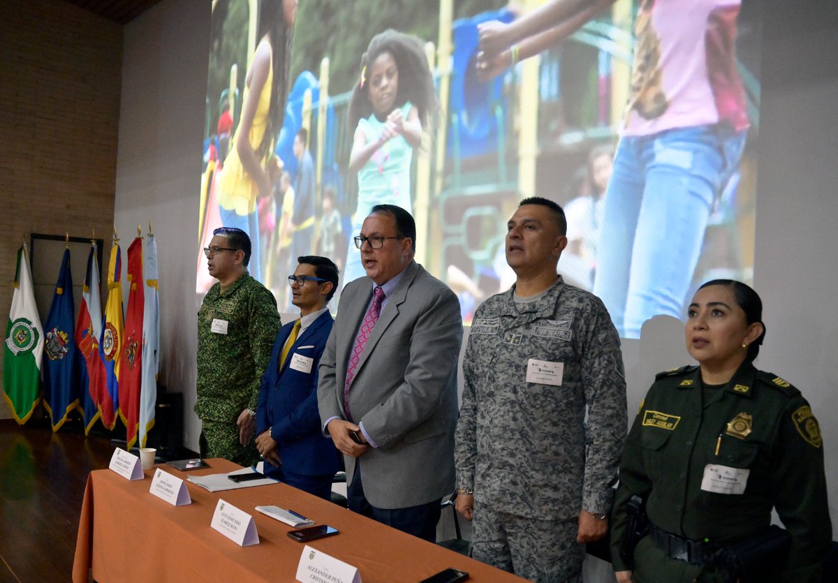 mindefensa's tweet photo. En su discurso de instalación para #InnóvaTE2024 el #ViceDefensa @LuisESuarezSoto instó a los jefes de educación de las @FuerzasMilCol y @PoliciaColombia a trabajar de manera más articulada y desarrollar proyectos conjuntos y colaborativos que impacten integralmente el capital humano de nuestra #FuerzaPública.